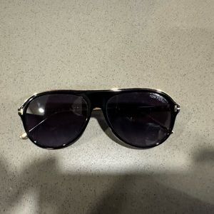 Tom Ford sunglasses are in EXCELLENT condition.